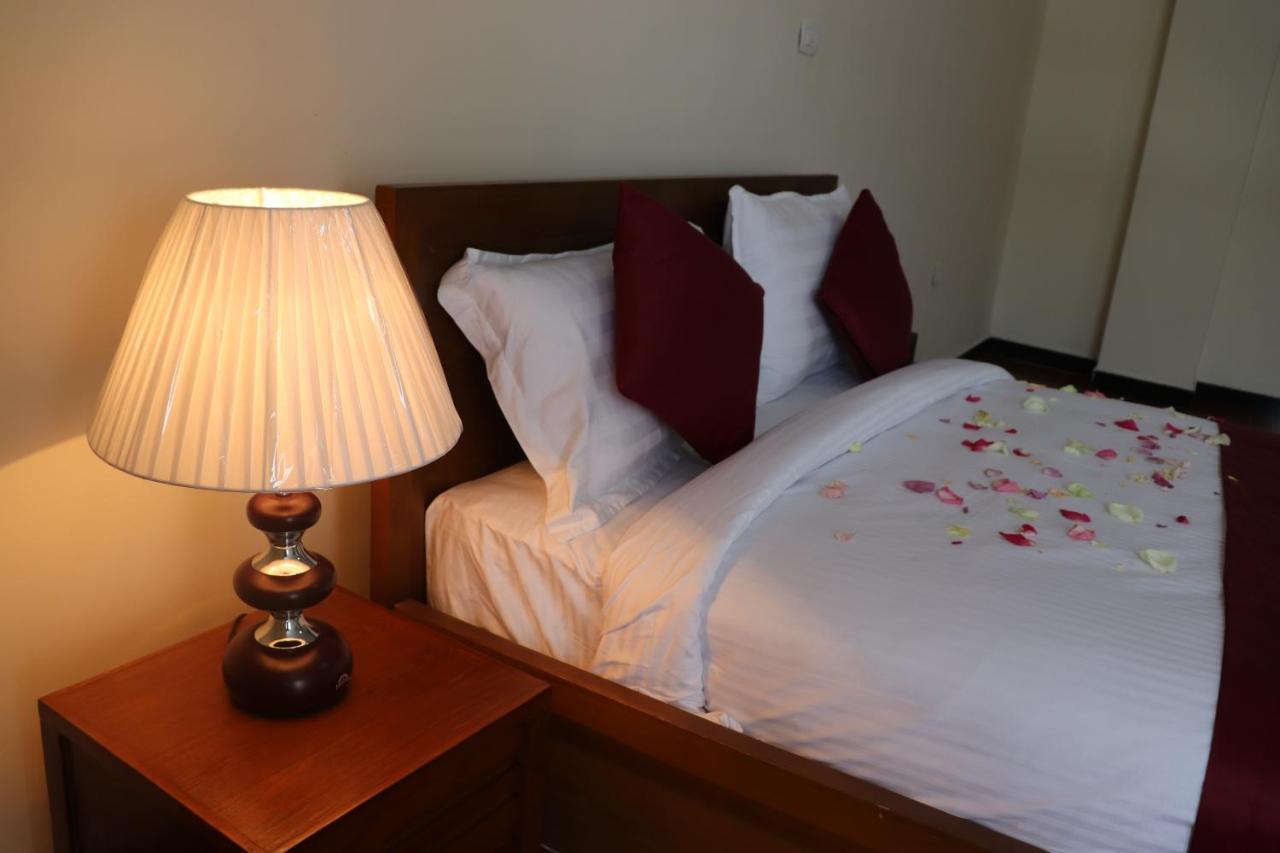 Bruhway Hotel Addis Ababa Exterior foto